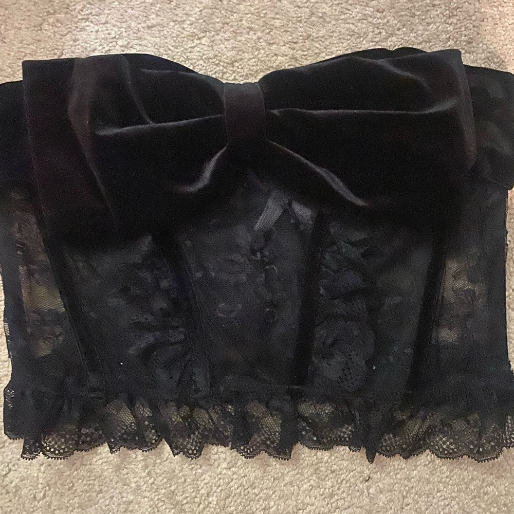 Black Lace Strapless corset with Velvet Bow